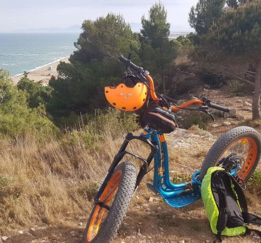 randonnee-falaise-leucate-trottinette-electrique-trottup randonnée falaise leucate trottinette électrique tout terrain