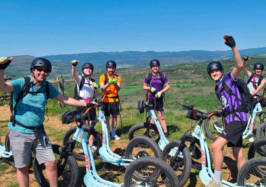 visiter axat quillan en trottinette électrique tout terrain