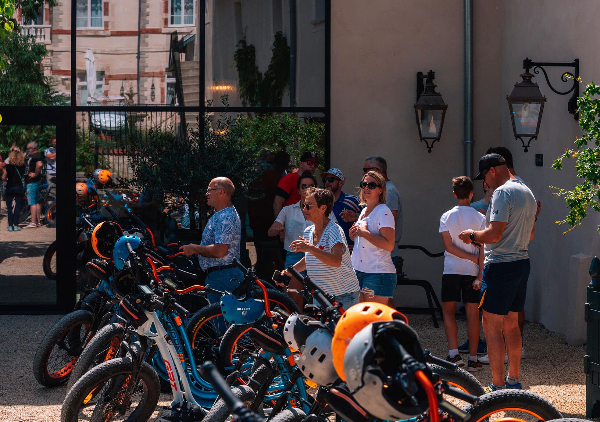 activité de groupe en trottinette électrique tout terrain